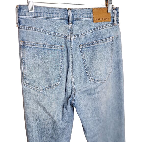 Aritzia Denim Forum the Arlo high rise straight 28  light wash button fly jeans - Picture 5 of 6